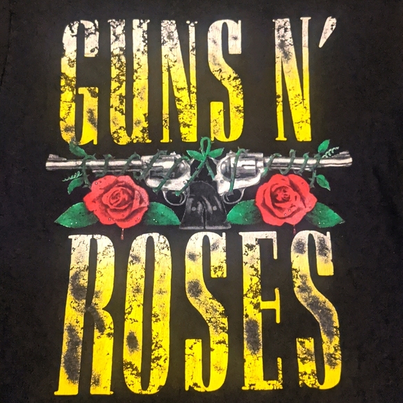 Guns N' Roses 2016 concert shirt - Picture 3 of 8